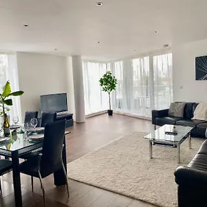 https://royal-victoria-flats.brighton-hotels-england.com